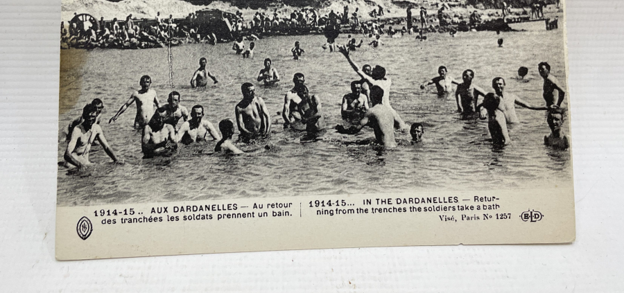 1914-1915 YILINA AİT ÇANAKKALE CEPHESİNDE DENİZDE BANYO YAPAN ASKERLER GÖRSELLİ ÇOK NADİR KARTPOSTAL