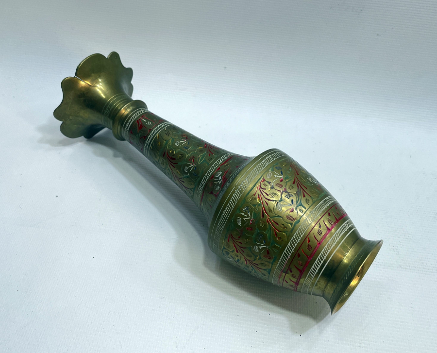 ÜZERİ KALEM VE MİNE İŞÇİLİKLİ ANTİKA VAZO