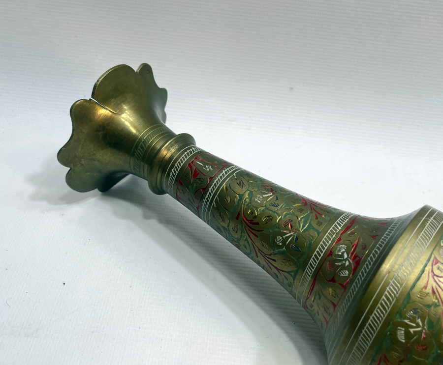 ÜZERİ KALEM VE MİNE İŞÇİLİKLİ ANTİKA VAZO