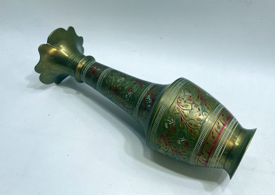 ÜZERİ KALEM VE MİNE İŞÇİLİKLİ ANTİKA VAZO