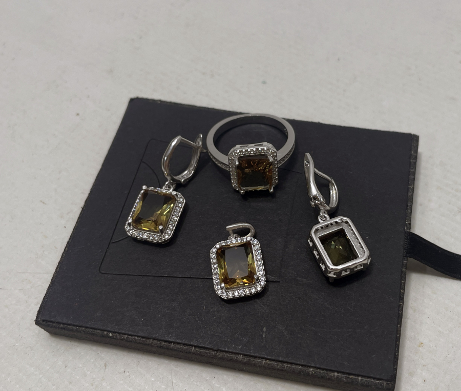 ZULTANİT TAŞLI GÜMÜŞ TAKI SETİ