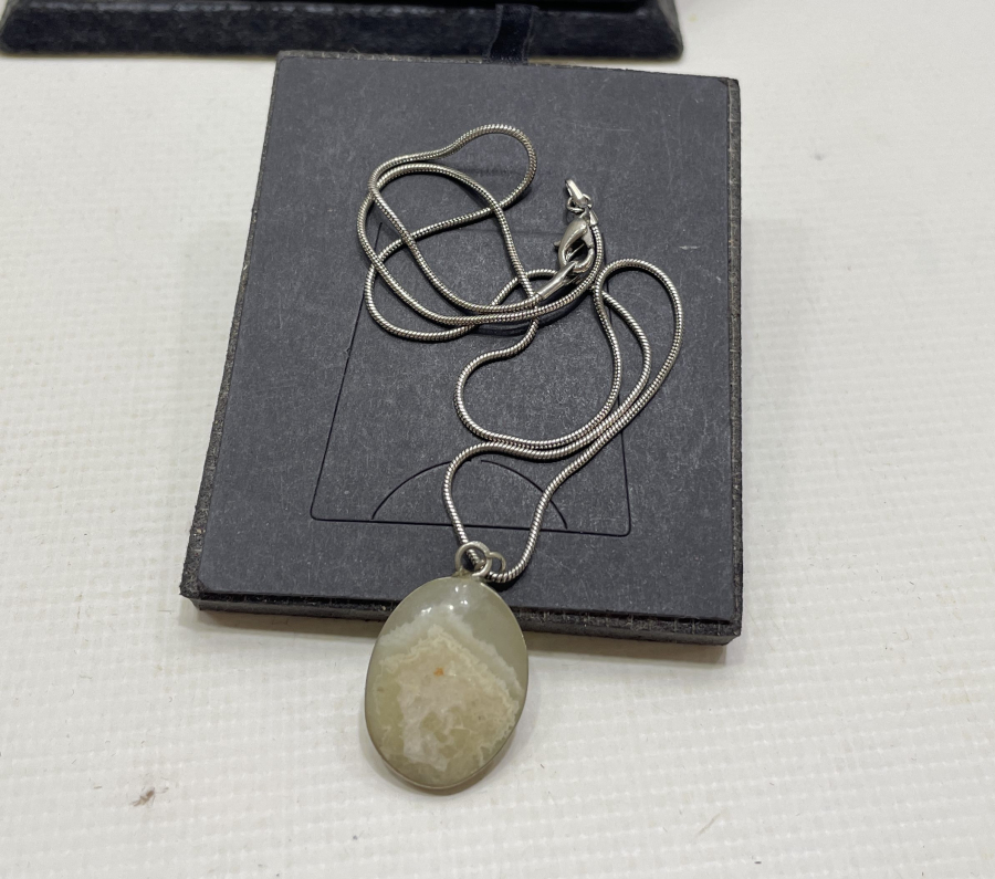 NADİR RENKTE ANTİKA AKİK KOLYE