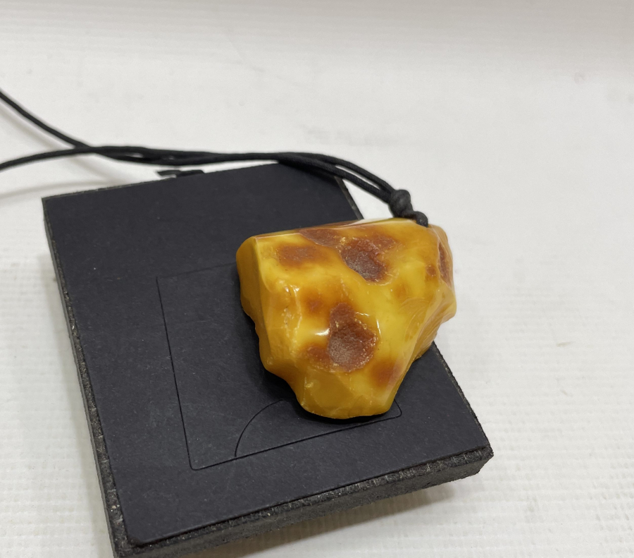 DOĞAL KEHRİBARDAN YAPILMIŞ KOLYE - KAYA DAMLA KÜTLE KOLYE