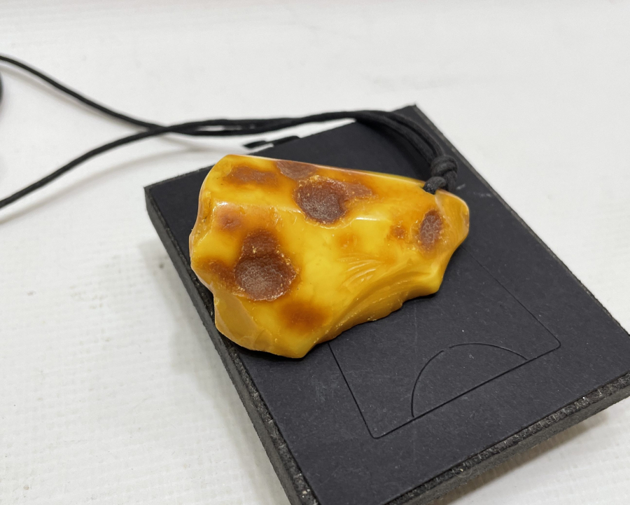 DOĞAL KEHRİBARDAN YAPILMIŞ KOLYE - KAYA DAMLA KÜTLE KOLYE