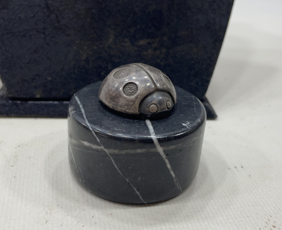 GÜMÜŞ VE MERMERDEN YAPILMIŞ AKBANK KAĞIT AĞIRLIĞI