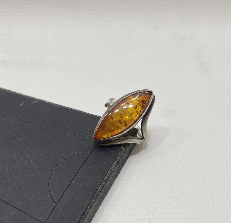 İÇİ FOSİLLİ ÖZEL YAPIM DAMLA KEHRİBAR YÜZÜK