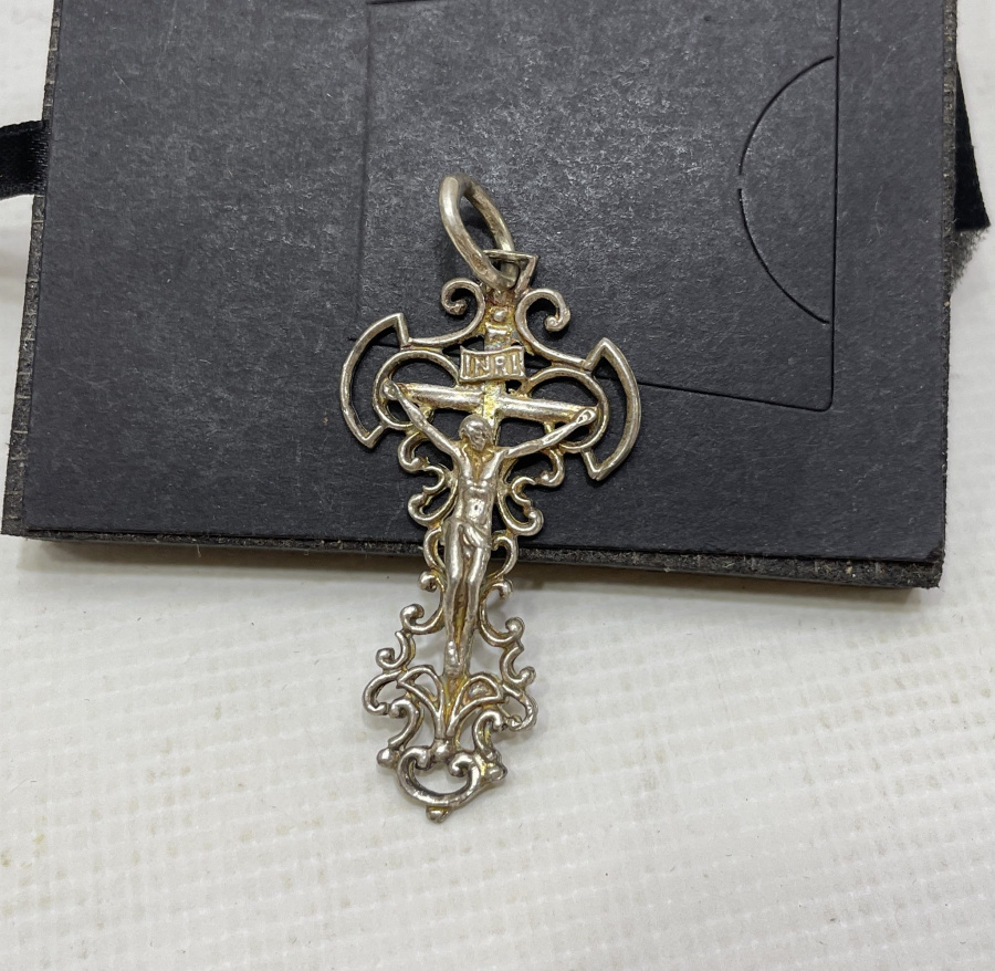 KABARTMA İŞÇİLİKLİ ANTİKA GÜMÜŞ HAÇ