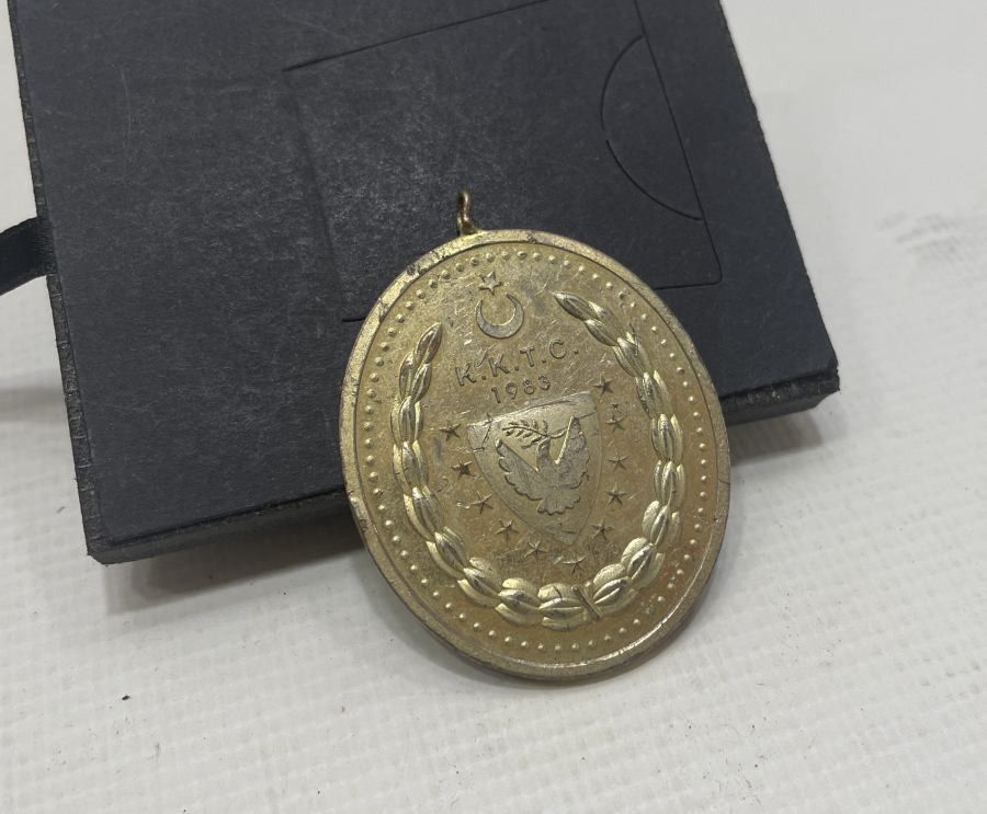 KIBRIS BARIŞ HAREKATINA KATILAN ASKERLERE VERİLMİŞ MİLLİ MÜCADELE MADALYASI