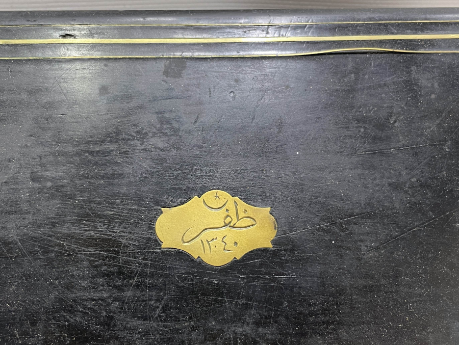 ORJİNAL ANAHTARIYLA ÜZERİ OSMANLICA YAZILI NADİR KİLİTLİ KUTU