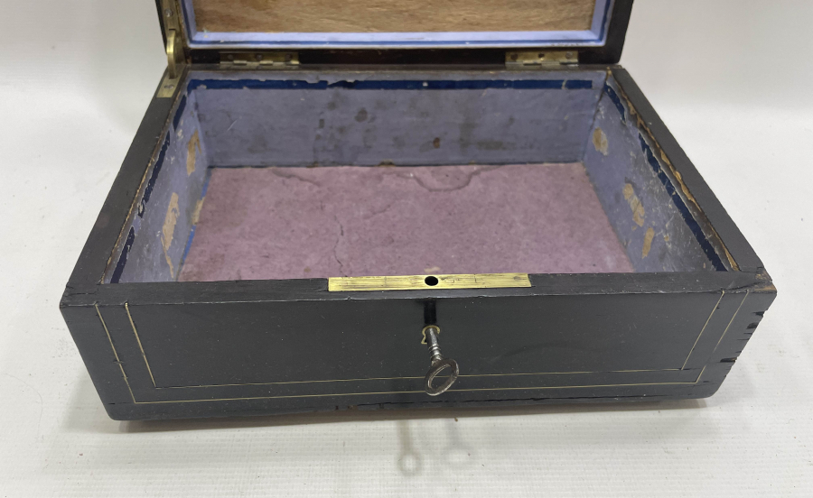 ORJİNAL ANAHTARIYLA ÜZERİ OSMANLICA YAZILI NADİR KİLİTLİ KUTU