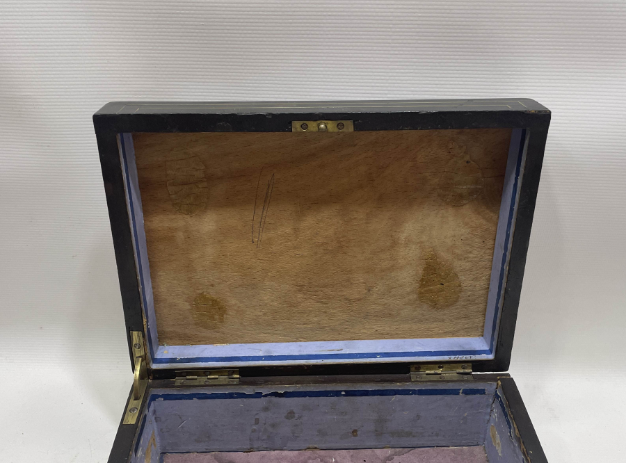 ORJİNAL ANAHTARIYLA ÜZERİ OSMANLICA YAZILI NADİR KİLİTLİ KUTU