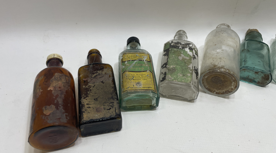 ECZACILIK TARİHİ - ANTİKA CAM İLAÇ ŞİŞESİ LOTU