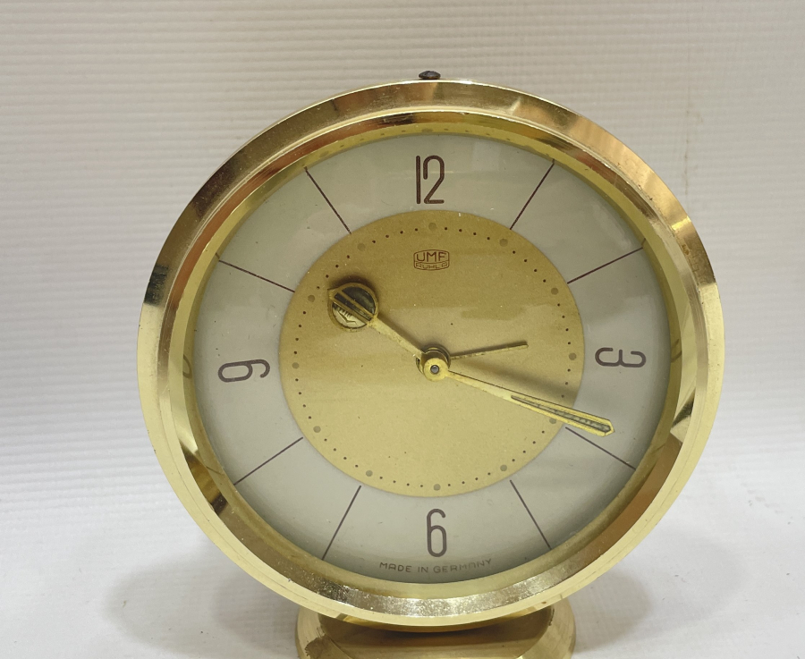 KURMALI ANTİKA MASA SAATİ