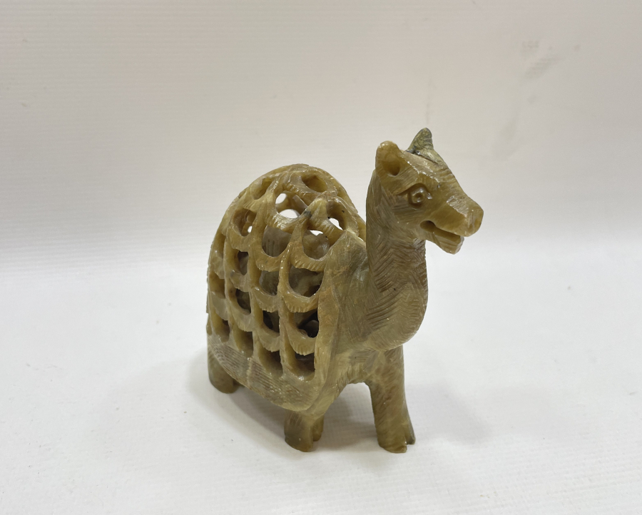 YEŞİM TAŞINDAN MAMUL EL YAPIMI DEVE FİGÜRÜ