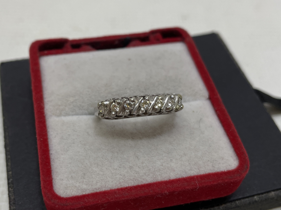 ANTİKA 7 TAŞ PIRLANTA YÜZÜK