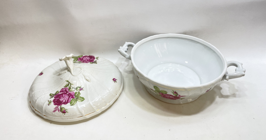 DEV BOYDA KABARTMA İŞÇİLİKLİ ANTİKA PORSELEN ÇORBALIK