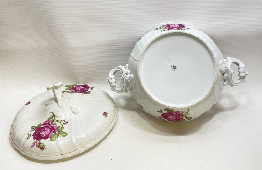 DEV BOYDA KABARTMA İŞÇİLİKLİ ANTİKA PORSELEN ÇORBALIK