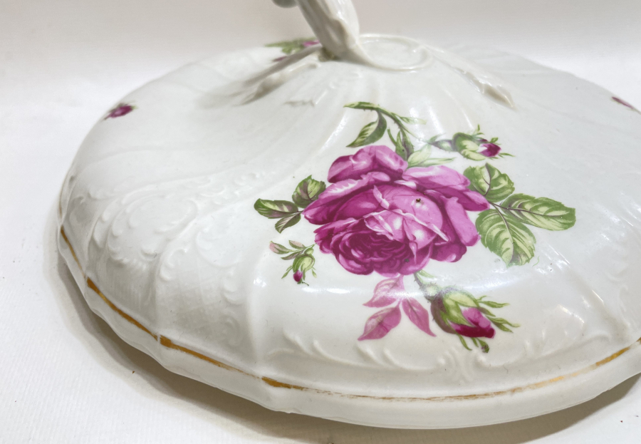 DEV BOYDA KABARTMA İŞÇİLİKLİ ANTİKA PORSELEN ÇORBALIK