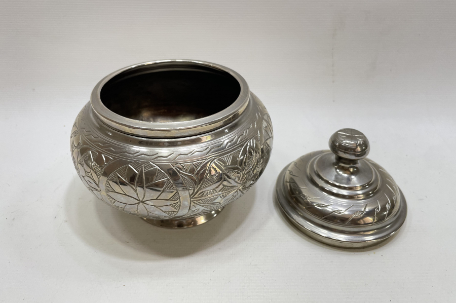 ÜZERİ KALEM İŞÇİLİKLİ ANTİKA BAKIR ŞEKERLİK