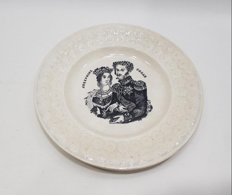 1840'LARDAN NORVEÇ KRALI OSCAR VE JOSEPHINE RESİMLİ PORSELEN TABAK