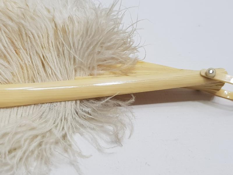 ANTİKA FİL DİŞİ SAPLI VE KAZ TÜYLÜ YELPAZE