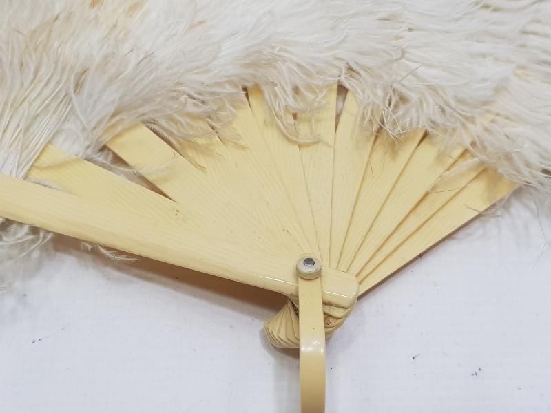 ANTİKA FİL DİŞİ SAPLI VE KAZ TÜYLÜ YELPAZE