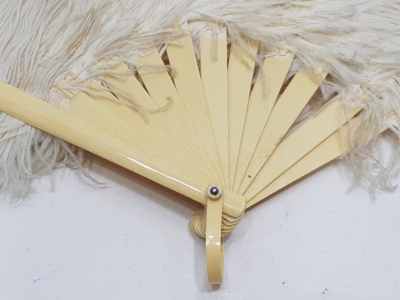 ANTİKA FİL DİŞİ SAPLI VE KAZ TÜYLÜ YELPAZE