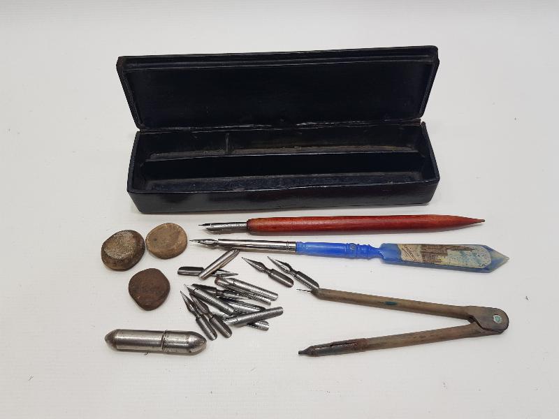 OSMANLI DÖNEMİ PAPIER MACHE KUTUSUNDA ANTİKA YAZI TAKIMI