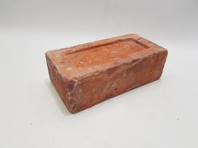 OSMANLICA, ERMENİCE VE FRANSIZCA YAZILI TUĞLA