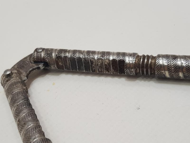 ÜZERİ İŞLEMELİ ANTİKA FINDIK KIRACAĞI 