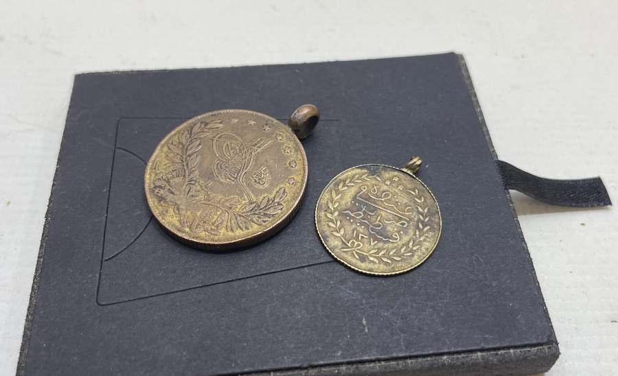 2 ADET GAYRİRESMİ MEŞRUTİYET MADALYASI