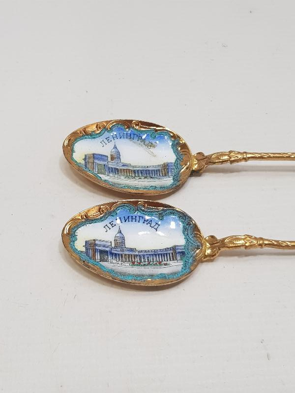 ANTİKA RUS YAPIMI MİNELİ VE ALTIN VERMEYLİ BİR ÇİFT ÇAY KAŞIĞI