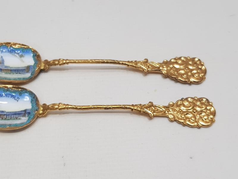 ANTİKA RUS YAPIMI MİNELİ VE ALTIN VERMEYLİ BİR ÇİFT ÇAY KAŞIĞI