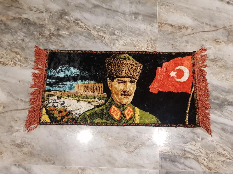 ATATÜRK GÖRSELLİ DUVAR HALISI