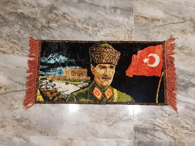 ATATÜRK GÖRSELLİ DUVAR HALISI