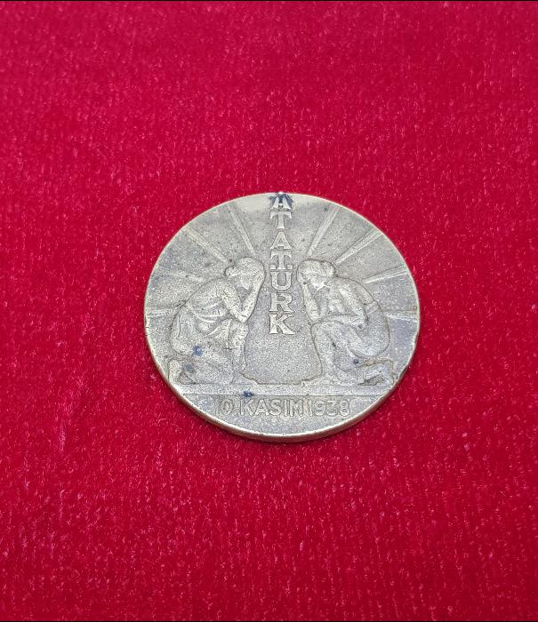ATATÜRK'ÜN VEFATI DOLAYISIYLA BASTIRILMIŞ NADİR MADALYON