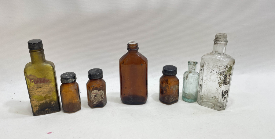 ECZACILIK TARİHİ - ANTİKA CAM İLAÇ ŞİŞESİ LOTU