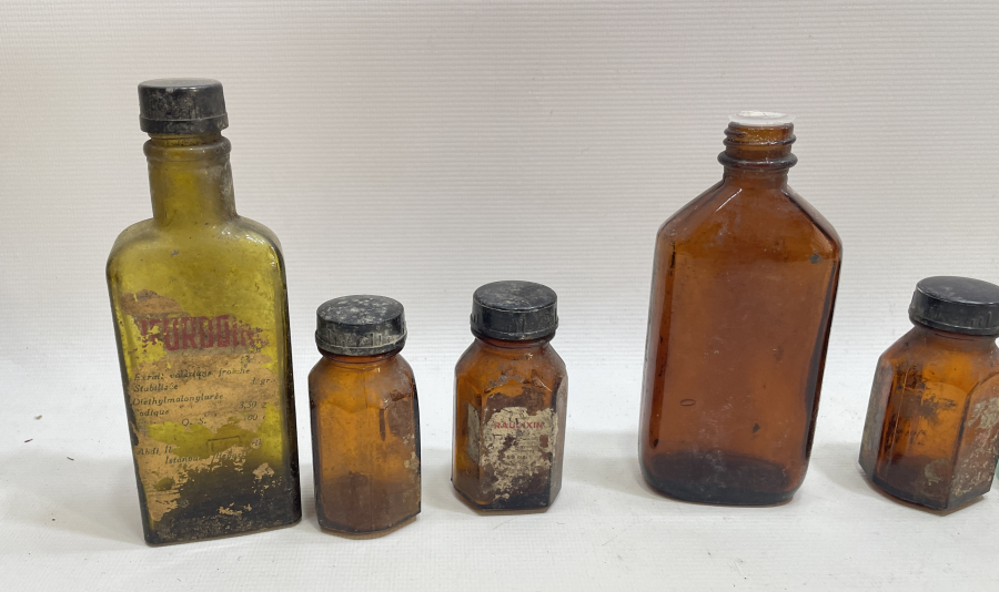 ECZACILIK TARİHİ - ANTİKA CAM İLAÇ ŞİŞESİ LOTU