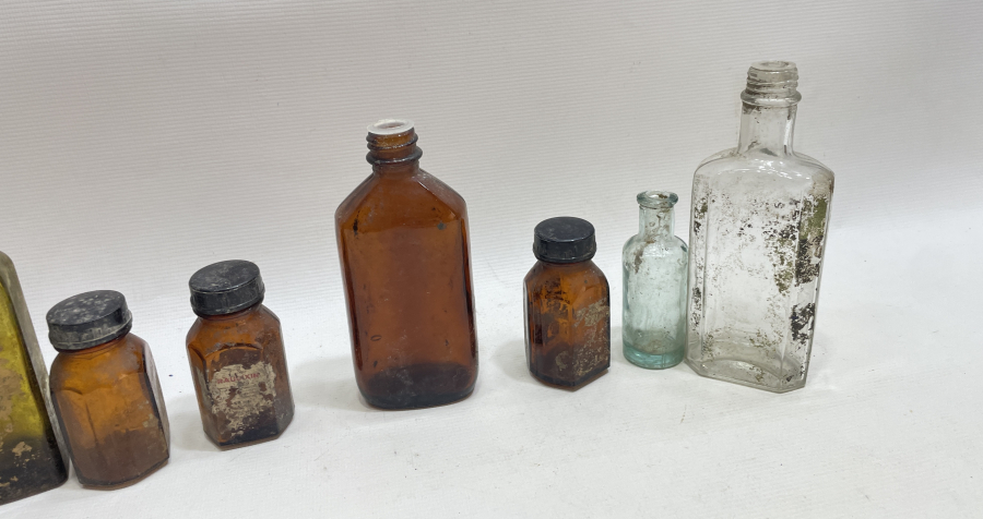 ECZACILIK TARİHİ - ANTİKA CAM İLAÇ ŞİŞESİ LOTU