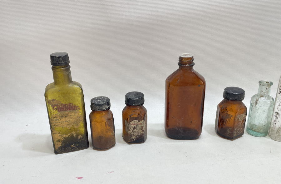 ECZACILIK TARİHİ - ANTİKA CAM İLAÇ ŞİŞESİ LOTU