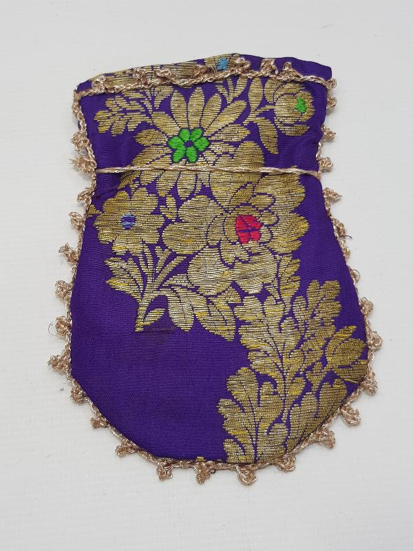 OSMANLI DÖNEMİ ALTIN SIRMA İŞLEMELİ MOR RENKLİ İPEK ELMASİYE KESE