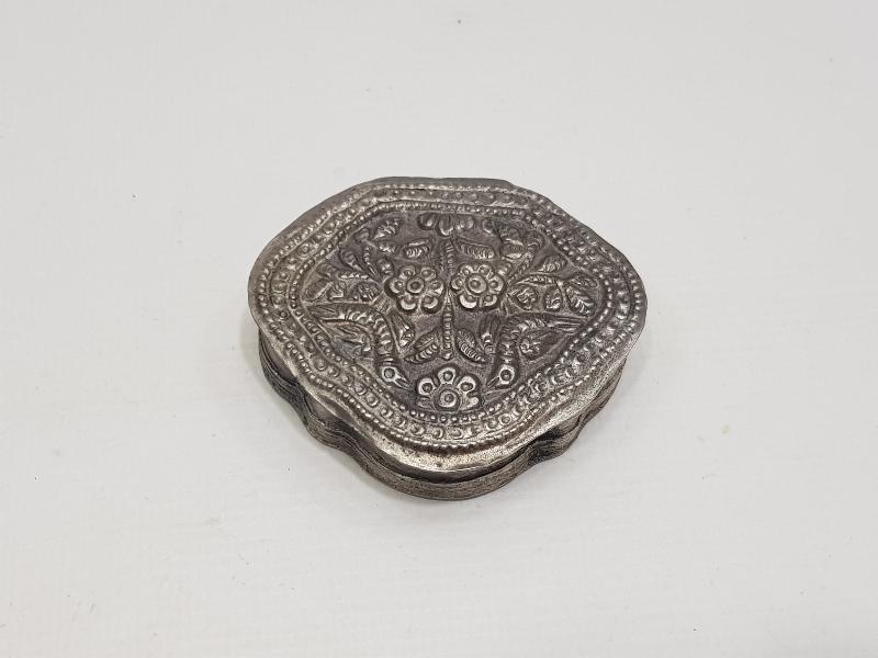 OSMANLI DÖNEMİ RUM İŞİ GÜMÜŞ ENFİYE KUTUSU