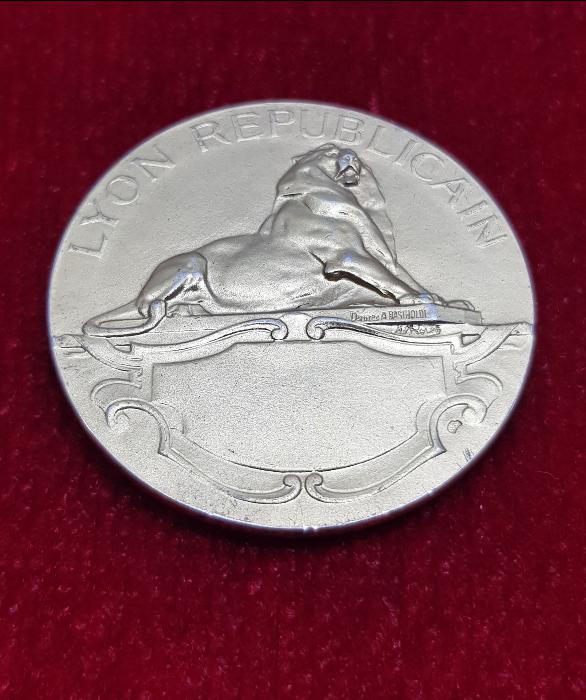 REPUBLIQUE FRANÇAISE LYON REPUBLICAIN NADİR MADALYA