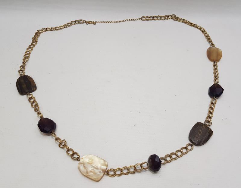 SEDEF TAŞLARLA SÜSLÜ KOLYE