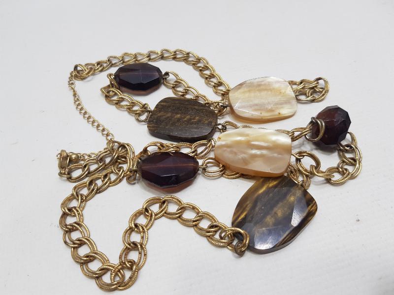 SEDEF TAŞLARLA SÜSLÜ KOLYE