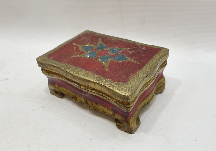 ÜZERİ ALTIN VARAKLI LEVANTEN İŞİ OSMANLI AHŞAP MÜCEVHER KUTUSU