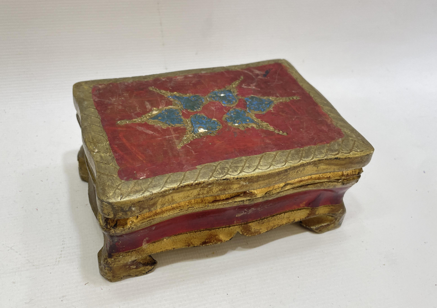 ÜZERİ ALTIN VARAKLI LEVANTEN İŞİ OSMANLI AHŞAP MÜCEVHER KUTUSU