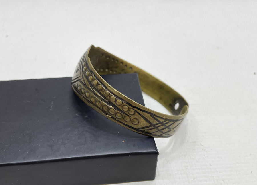 YOKLUK DÖNEMİ NADİR SAVATLI BİLEZİK