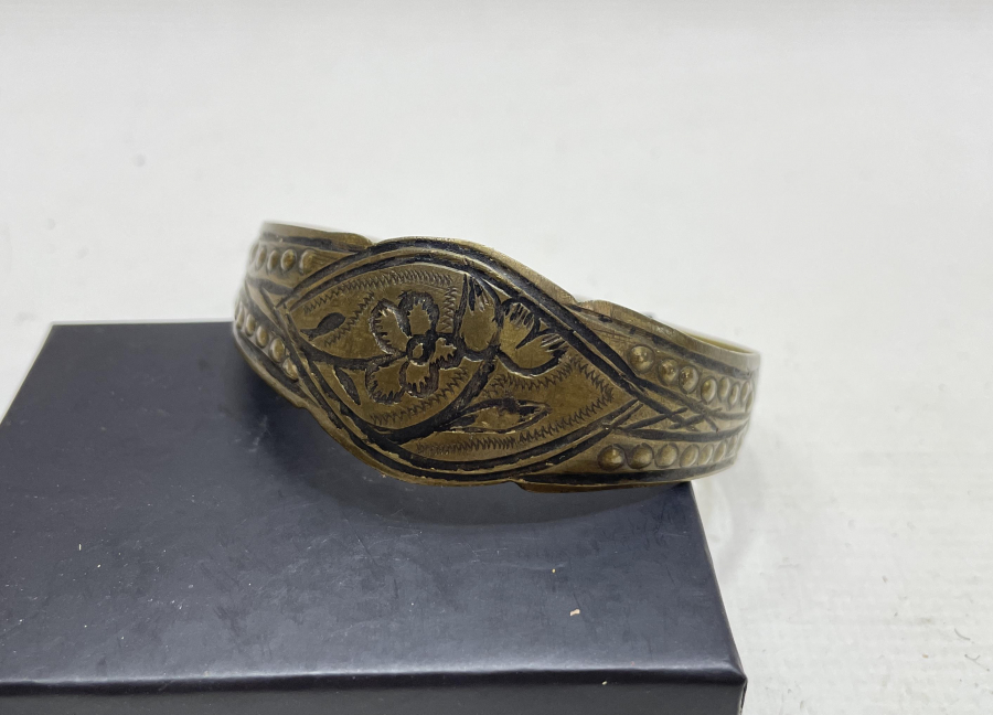 YOKLUK DÖNEMİ NADİR SAVATLI BİLEZİK