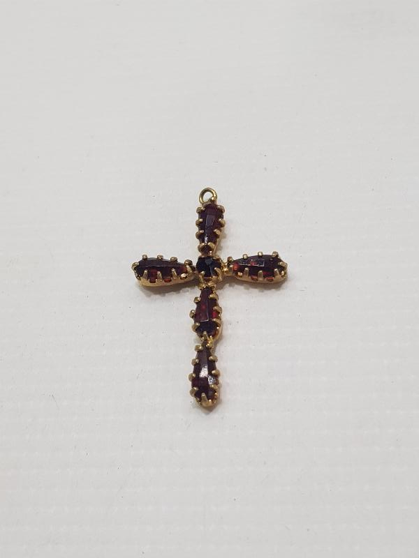 ANTİKA LAL TAŞLI HAÇ KOLYE UCU